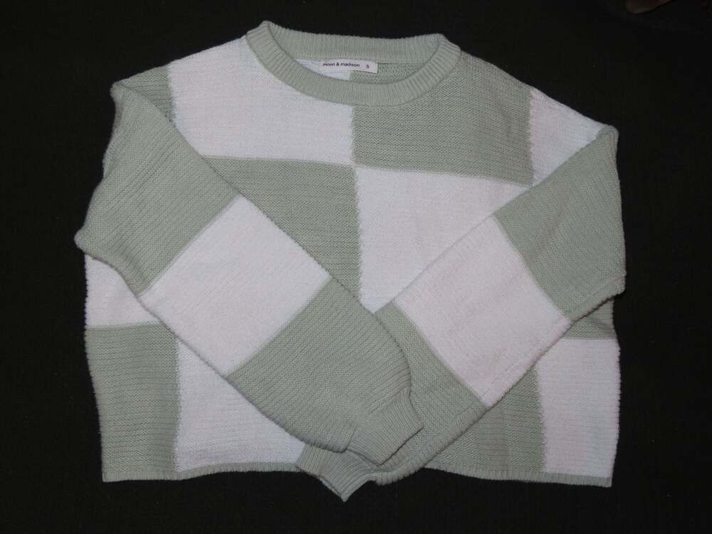 Moon & Madison Sage Green and White‎ Checkered Knit Cropped Crew Neck Sweater